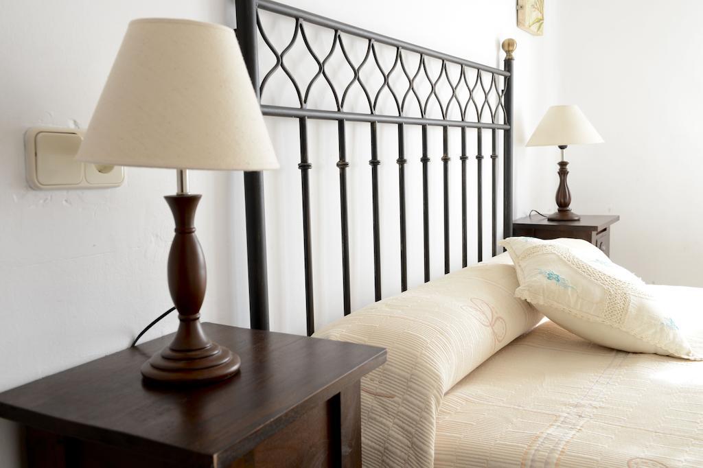 Hostal-Restaurante Fogon De Gredos 기산도 객실 사진
