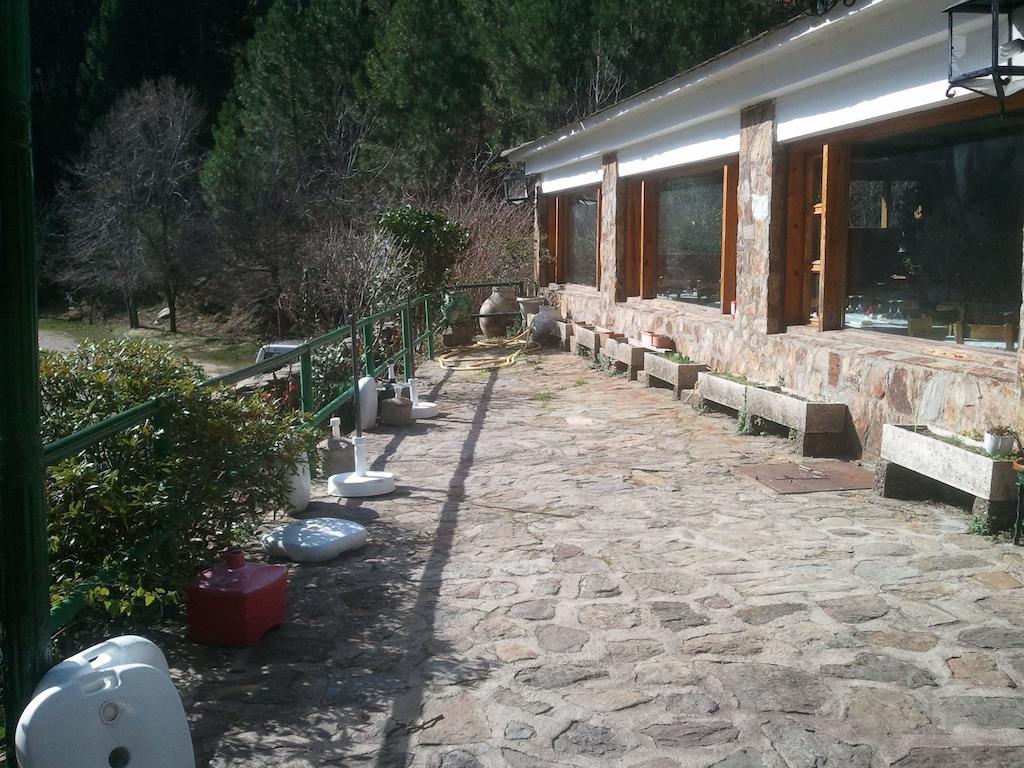 Hostal-Restaurante Fogon De Gredos 기산도 외부 사진