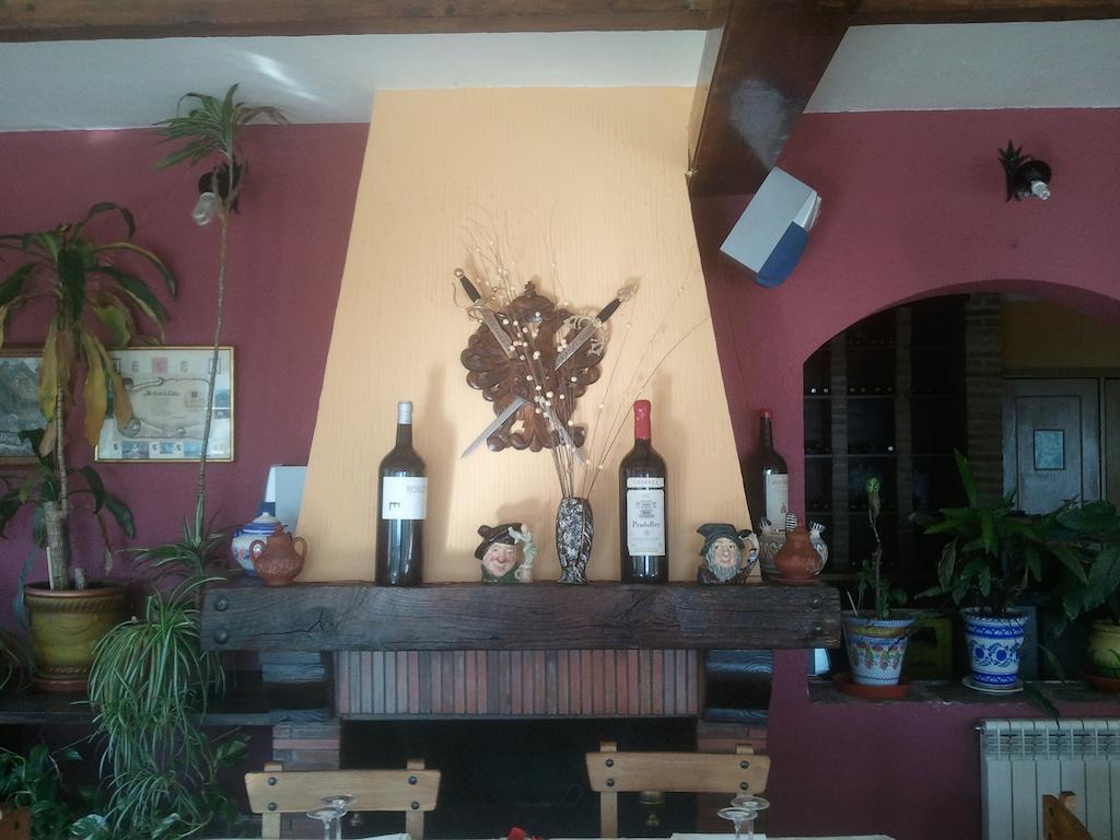 Hostal-Restaurante Fogon De Gredos 기산도 외부 사진