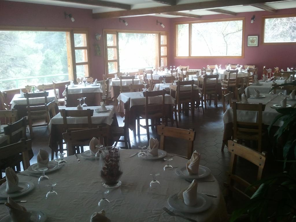 Hostal-Restaurante Fogon De Gredos 기산도 외부 사진