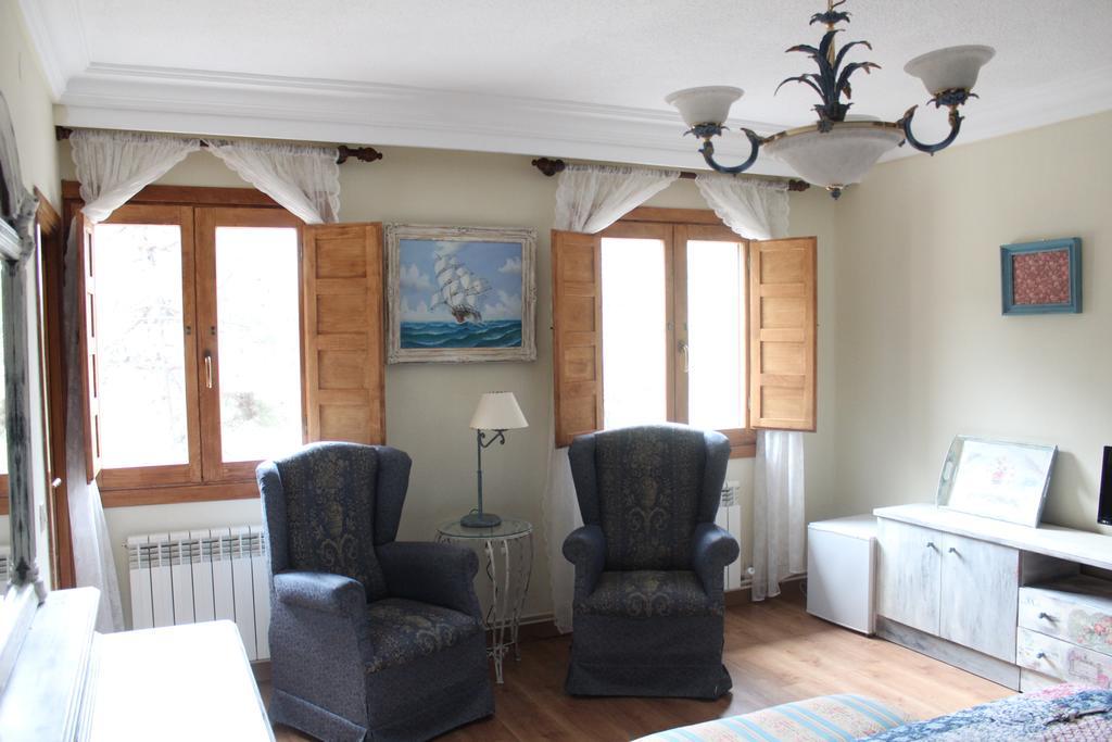 Hostal-Restaurante Fogon De Gredos 기산도 외부 사진