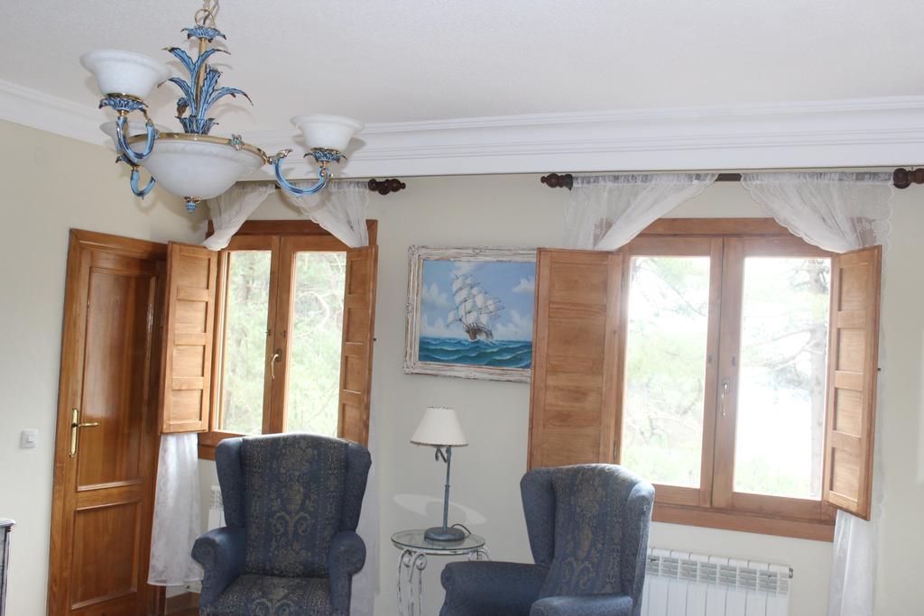 Hostal-Restaurante Fogon De Gredos 기산도 외부 사진