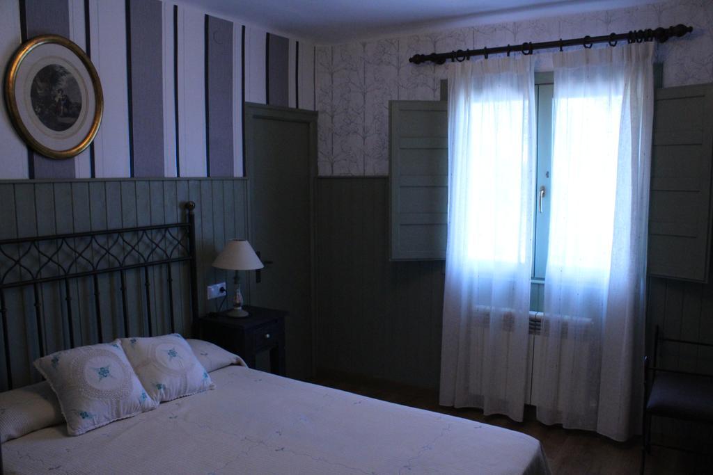 Hostal-Restaurante Fogon De Gredos 기산도 외부 사진